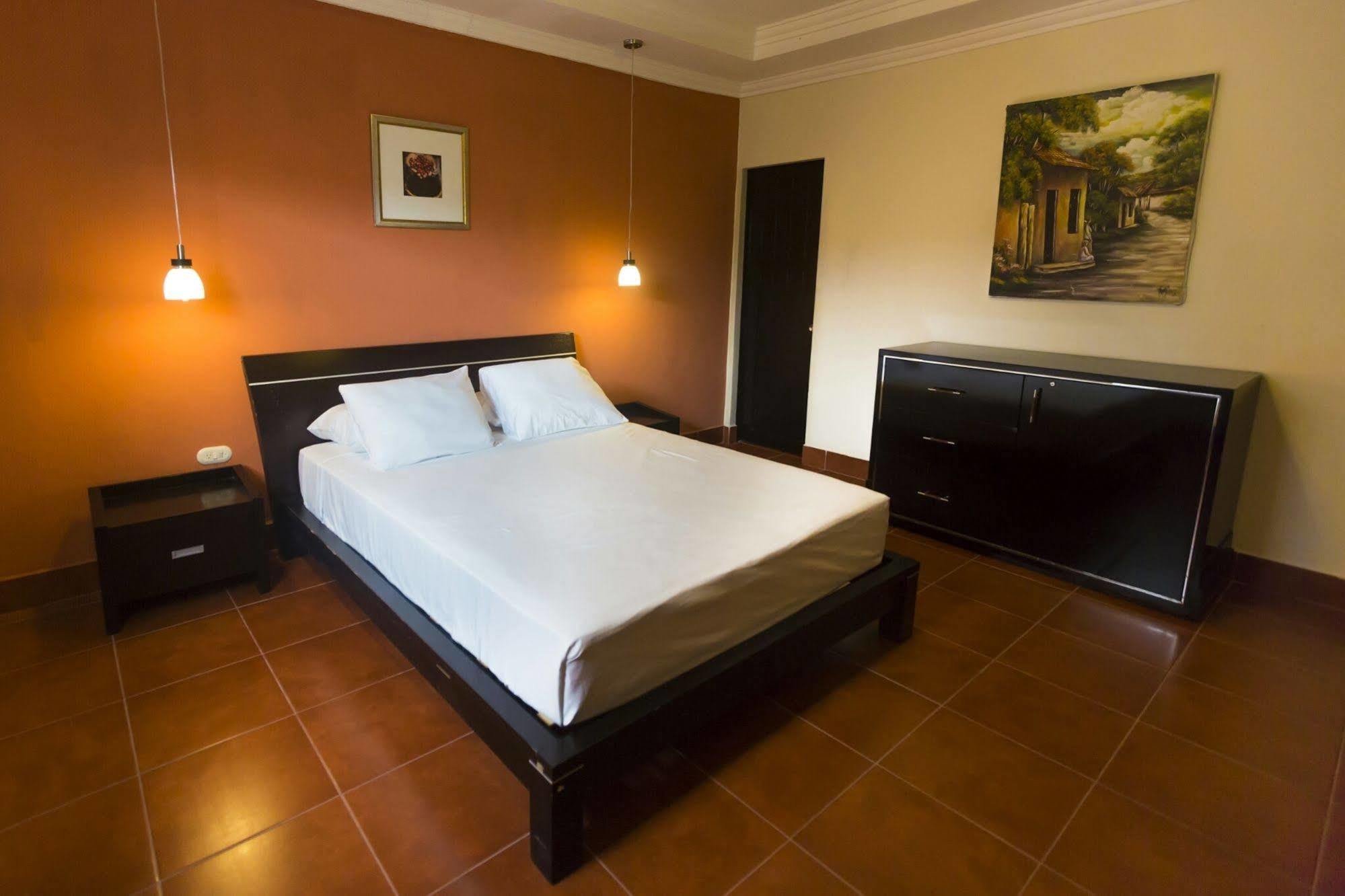 Hotel Los Altos Estelí Exteriör bild